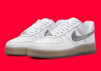 Кросівки Nike Air Force 1 07 Premium DX3945-100 фото