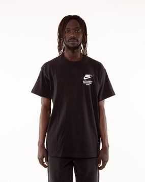 Футболка чоловіча Nike M Nsw Authrzd Personnel Tee (DM6427-010) DM6427-010 фото